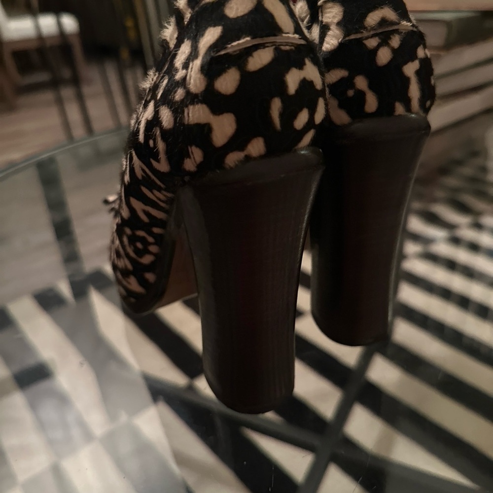 Authentic Fendi Pony hair heels Size 38.5 or 7.5 US. - Picture 4 of 7